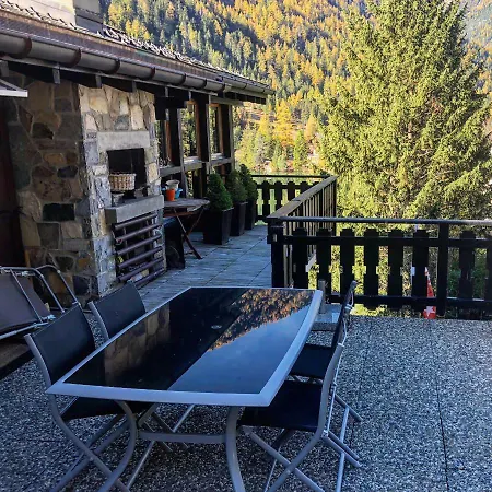 Chalet Au Paradis With Great Views, Hot Tub, Sauna & Garden 샬레 샹페