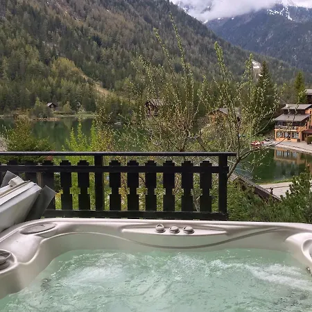 Chalet Au Paradis With Great Views, Hot Tub, Sauna & Garden *